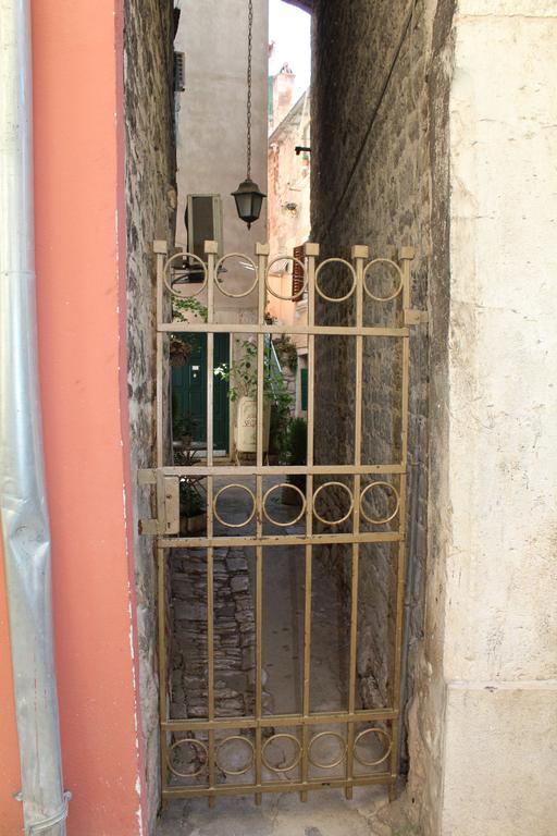 Rooms Da Angelica Old City 2 ロヴィニ エクステリア 写真